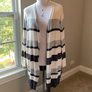 LOFT PLUS 16 / 18 Open Front White Gray Cardigan